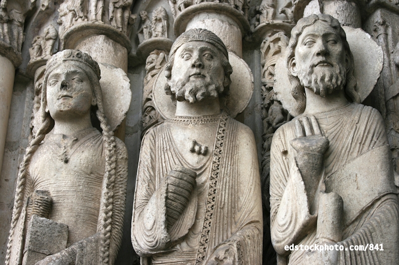West Portal: Central Bay Statues